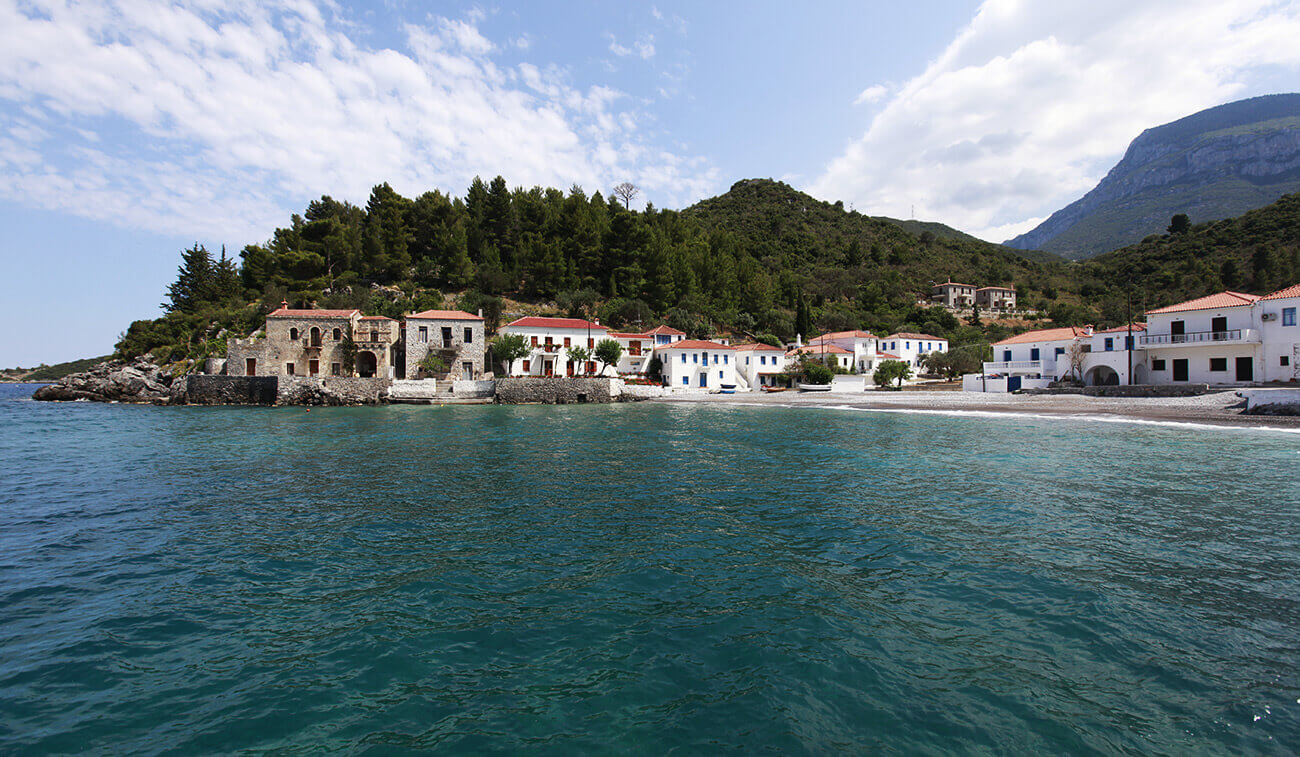 Kiparissi, Yacht charters, Greece. Luxury yacht charter with crew, greek islands.