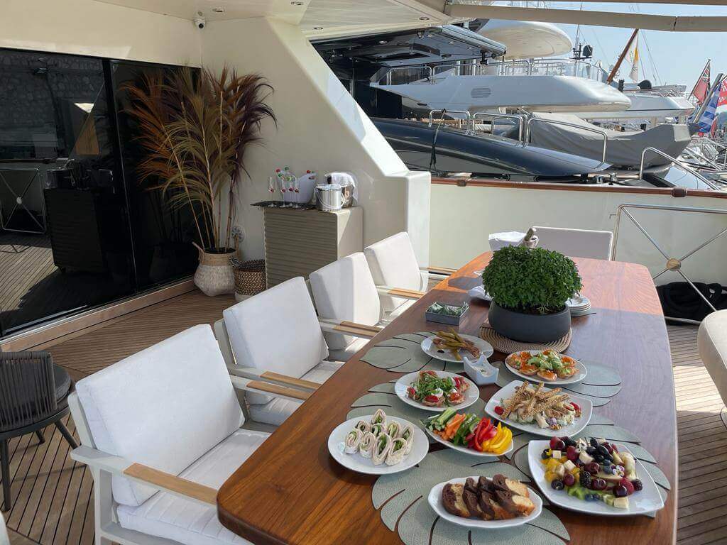 Luxury crewed motor yacht charters in Greece. Private yacht charters in Greek islands. Super yacht charters Greece.