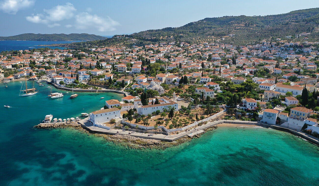 Spetses is a beautiful island with rich vegetation