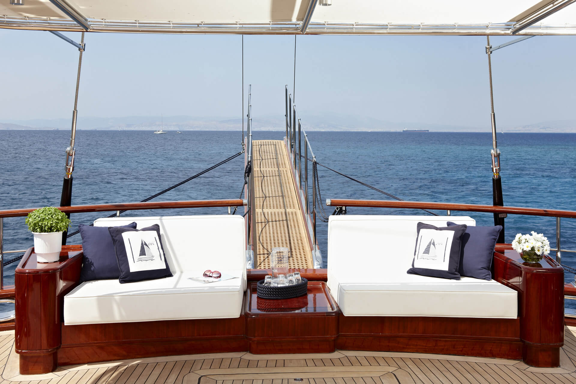 Yacht charters, Greece. Luxury yacht charter with crew, greek islands.
